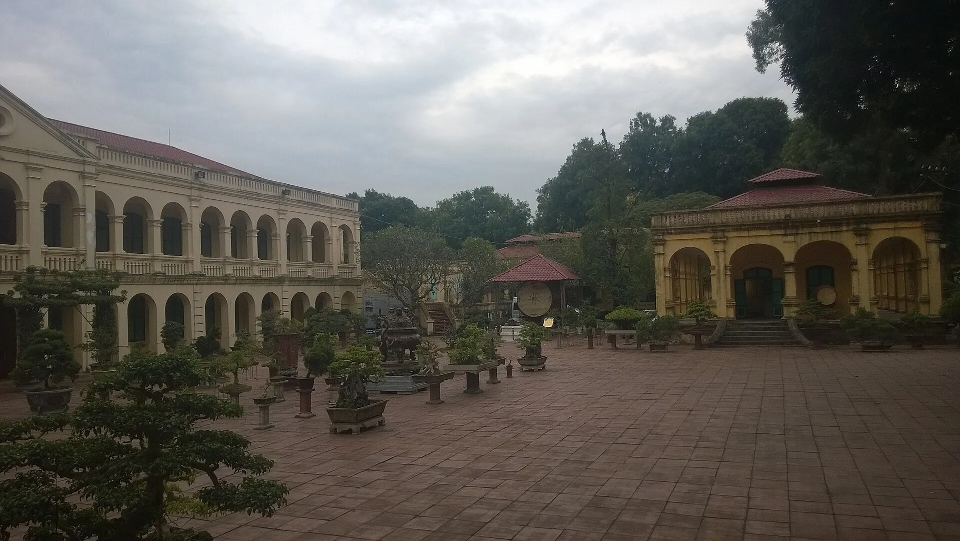 Di tích Điện Kính Thiên