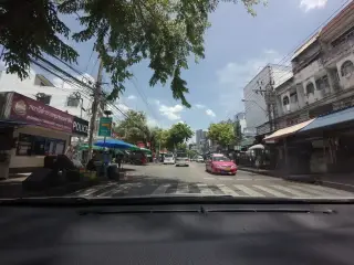 Bahmi Hma Ma&Krapheaa Pla Yeux Phi