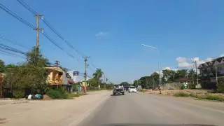 ลาบไก่ลุงพัฒน์