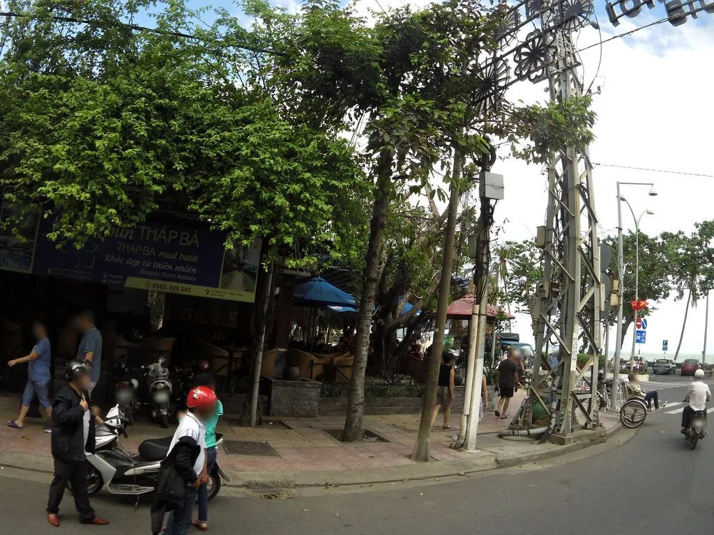 Yasaka coffee Sân vườn