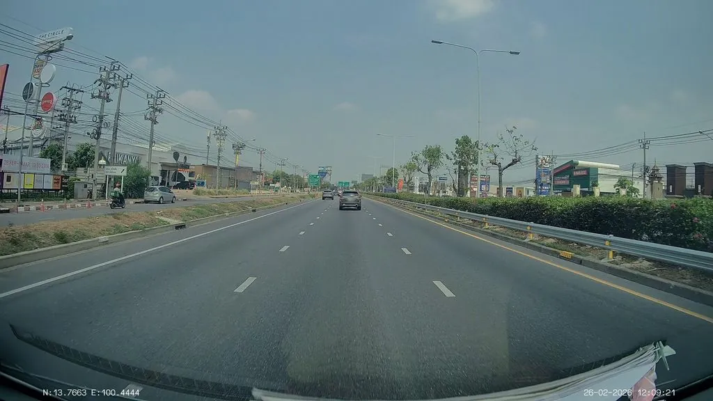 THE CIRCLE RAJCHAPRUEK (DRIVE-THRU)
