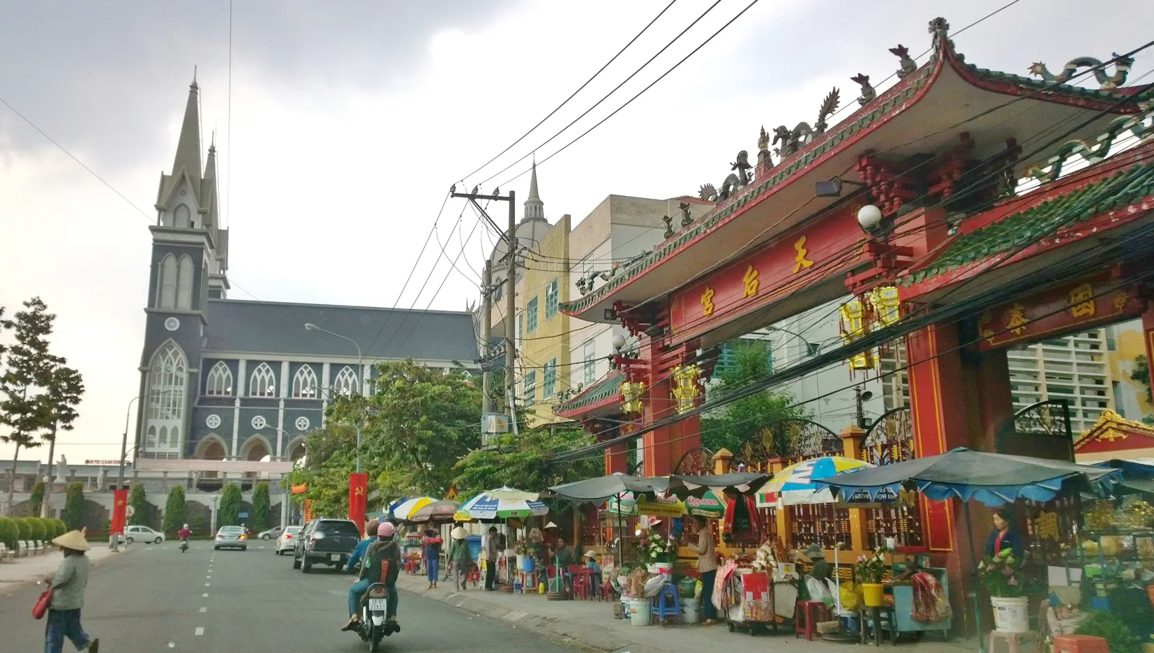 Chùa bà thiên hậu Bình Dương