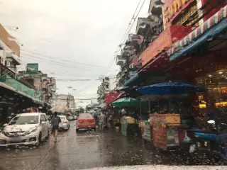 Khea Lux Kan Thang Bang