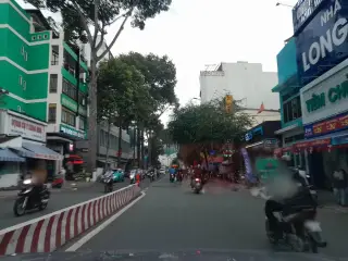 Phạm Vân80