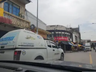 น้อยยำหนังประตูเชียงใหม่