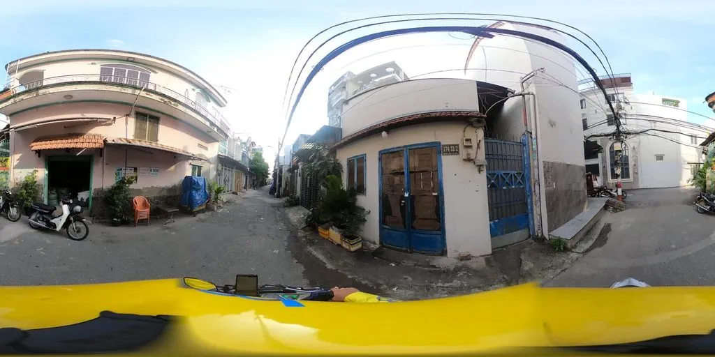 Trà sữa, bánh tráng, xiên que hùng lan