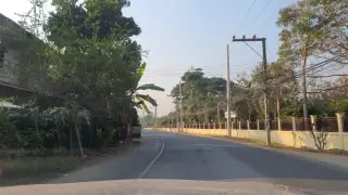 อาหนิงข้าวซอยเส้นสด