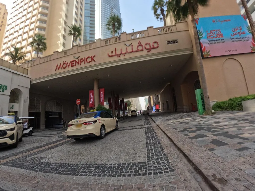 Movenpick Jumeira Swimming Pool