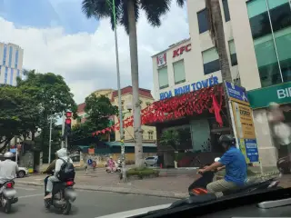 Diệu Linh -Phù thủy phun xăm