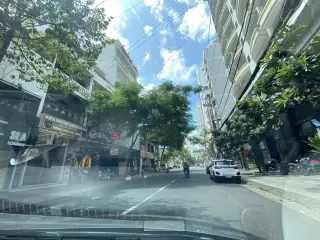 Hong biết nói chi