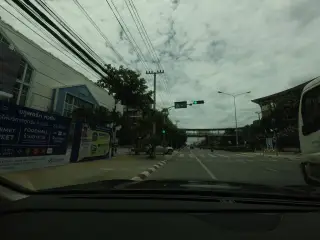 Mae Sri Reuxn (Mae Sri Ruen)