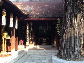 Chùa Hà cầu duyên