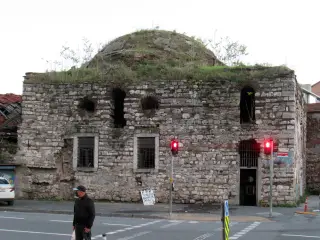 Ayakapı Çeşmesi