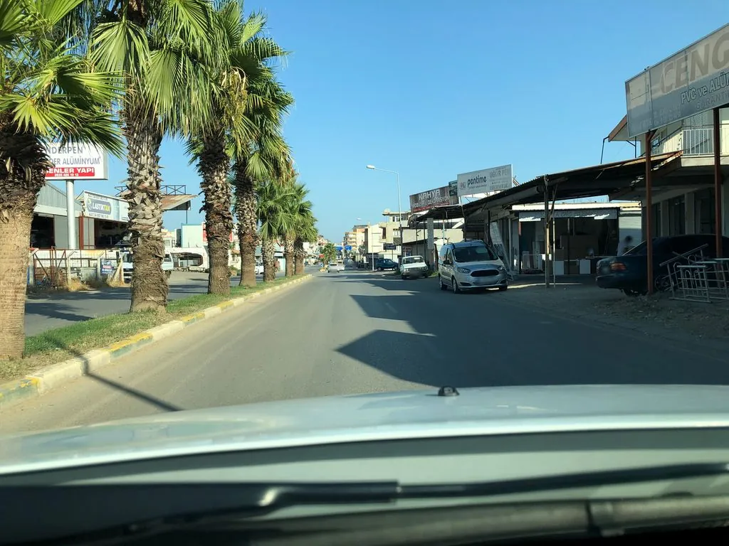Demir kardeşler market