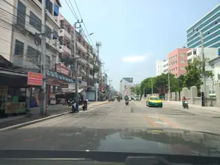 Sofa daeng bar