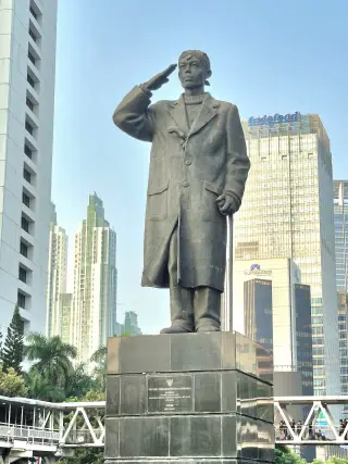 Patung Jenderal Sudirman