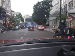 Du Thuyền Trên Sông Sài Gòn