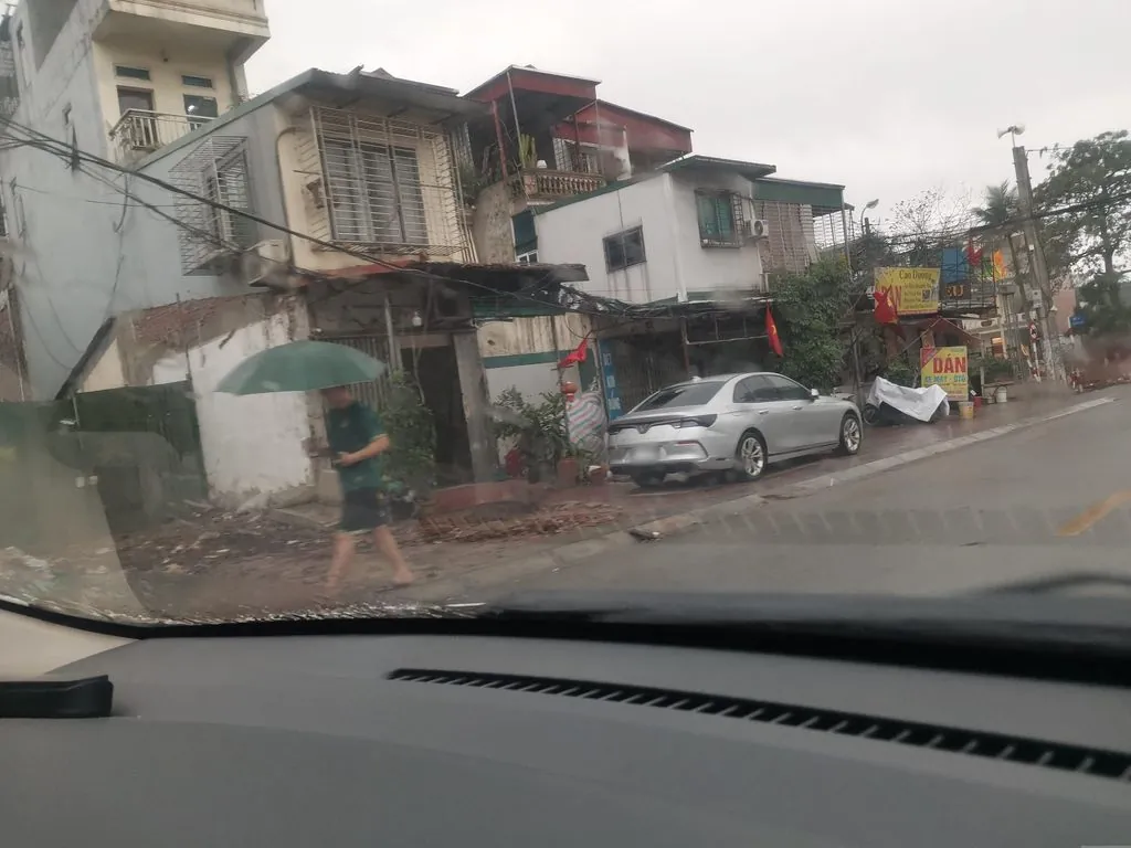 Nhà Việt