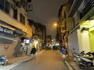 Phố Tạ Hiện