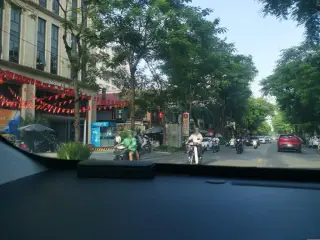 Tiệm Hẻm Hoa