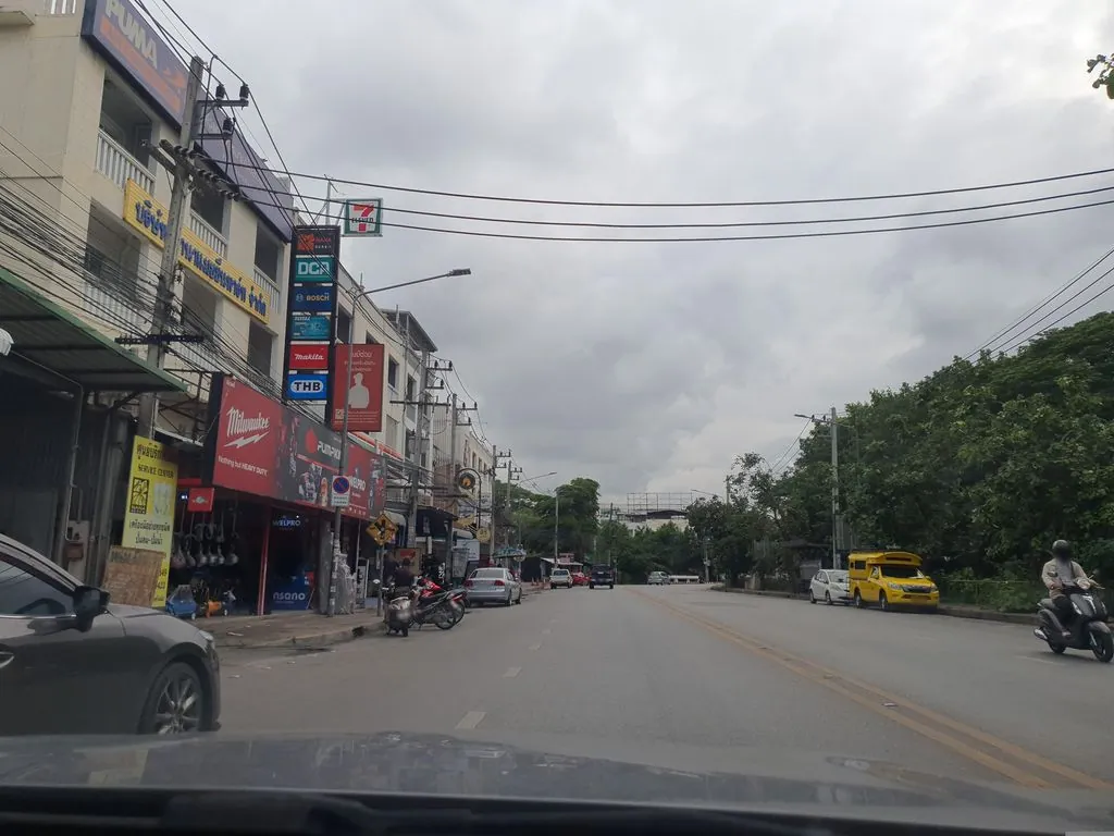 Somtum House-Yokkrok Sm Ta Hea S Tn Tarab Yk Khrk