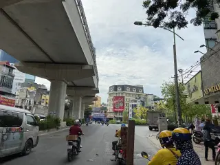 Leika Cầu Giấy