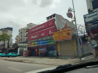 Quán cơm Long Lan