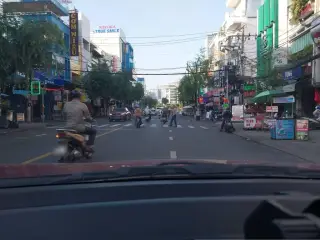 Cơm Gà Xối Mỡ Tùng Lâm