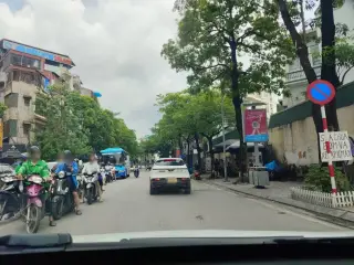 Bánh mì Vợ Ong Vàng