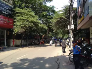 185 Chùa Láng