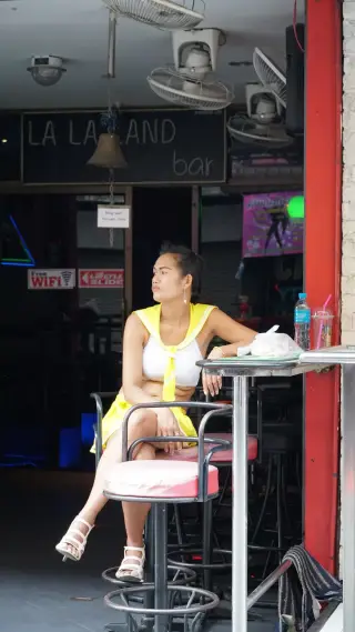 Nang Chi Ll Chill Ba Di Ya Diao Xia Can Ting Jiu Ba