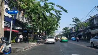 Khaaw Tm Kin Ni-Di