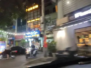 Tiệm mì Thẩm Mậu Vi