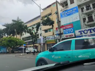 Cắt mí Tiến sĩ Bác sĩ Hoàng Tuấn