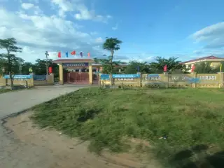 Trường THPT Tố Hữu