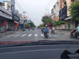 Thời trang công sở linh chi