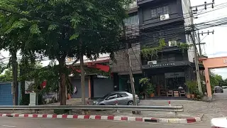 Khaw Hmudaeng Nakhniwas