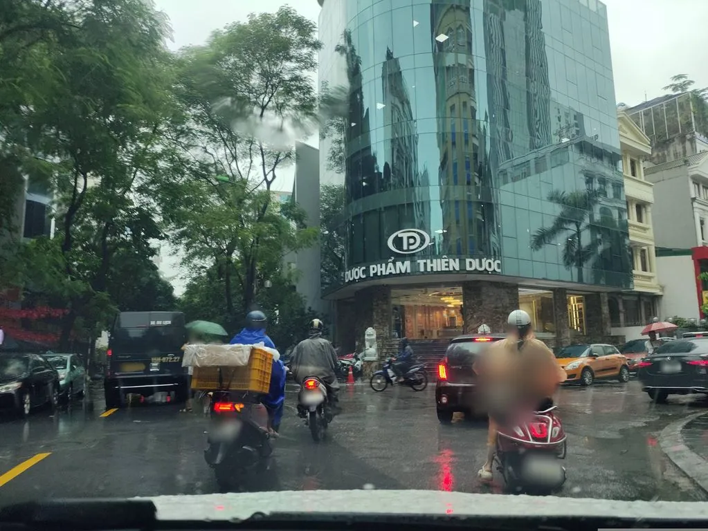 Nhà Hàng Hồ Lô Đỏ