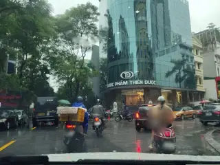Nhà Hàng Hồ Lô Đỏ